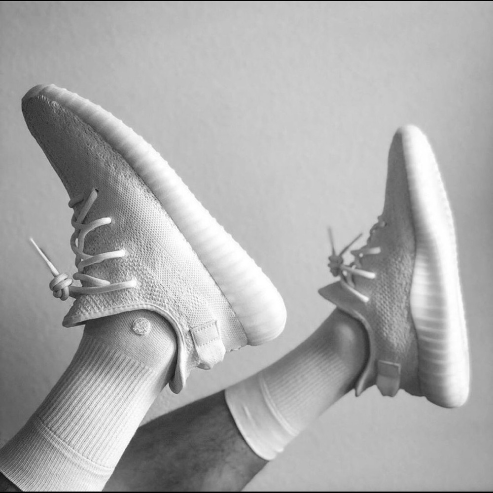 YEEZY Boost 350 V2 Triple White Adidas Sneakers - Picture 12 of 17